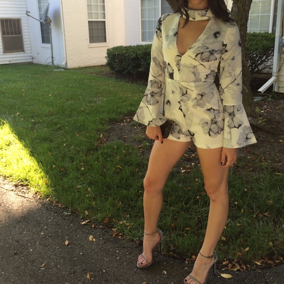 Lexi Drew Floral Romper - Picture 1 of 2